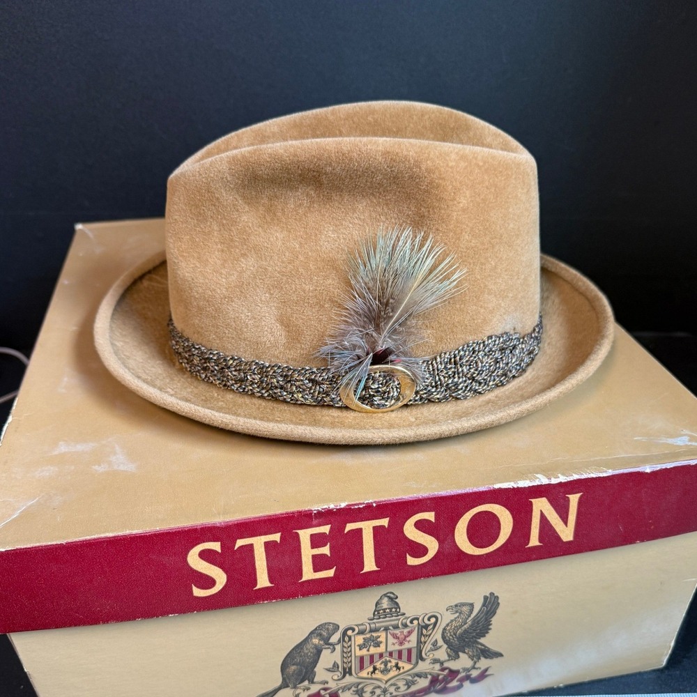 VTG 1950 Stetson Sovereign Heritage Tan Fur Felt Fedora Hat Feather 7 1/4 Box